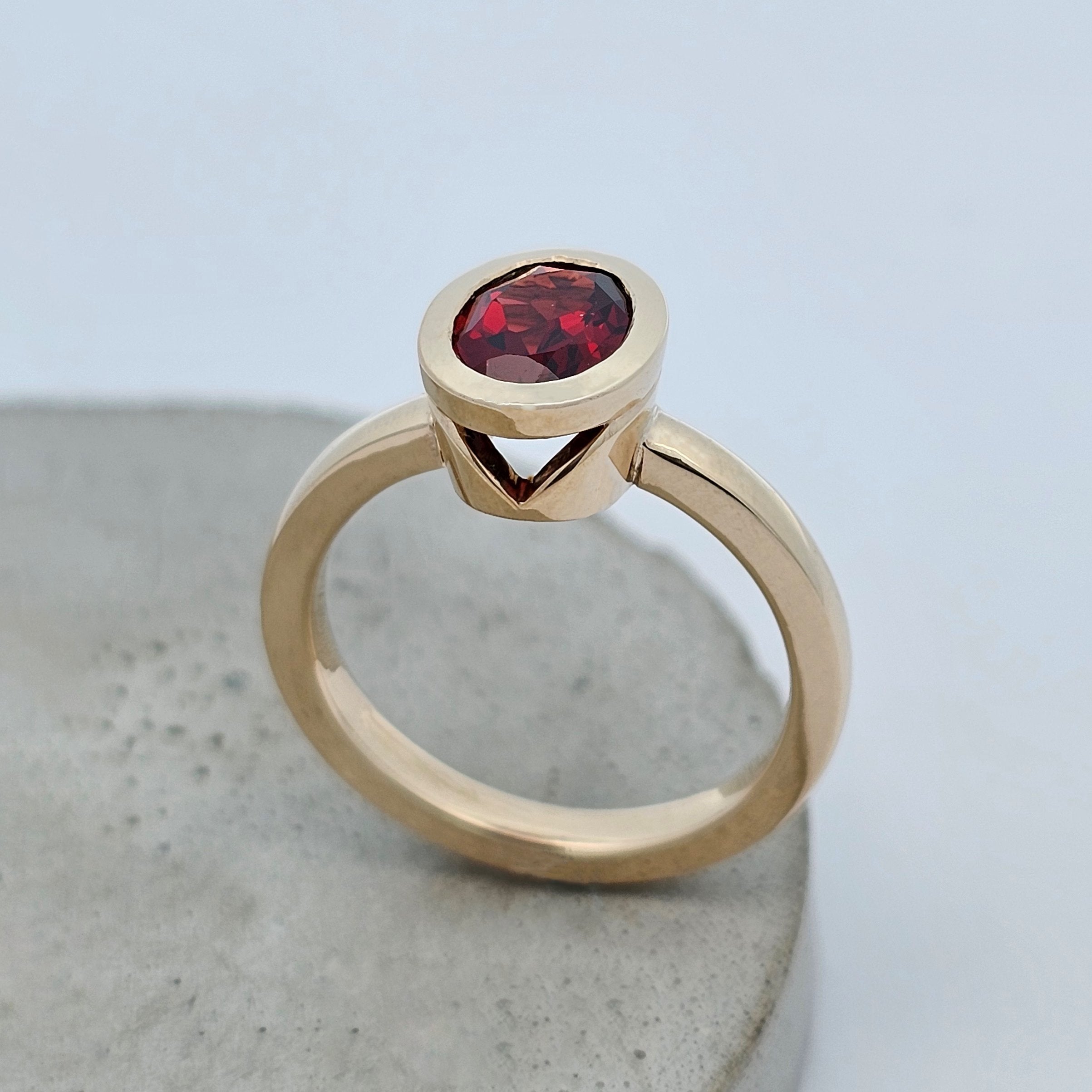 yellow gold queen of hearts garnet birthstone ring