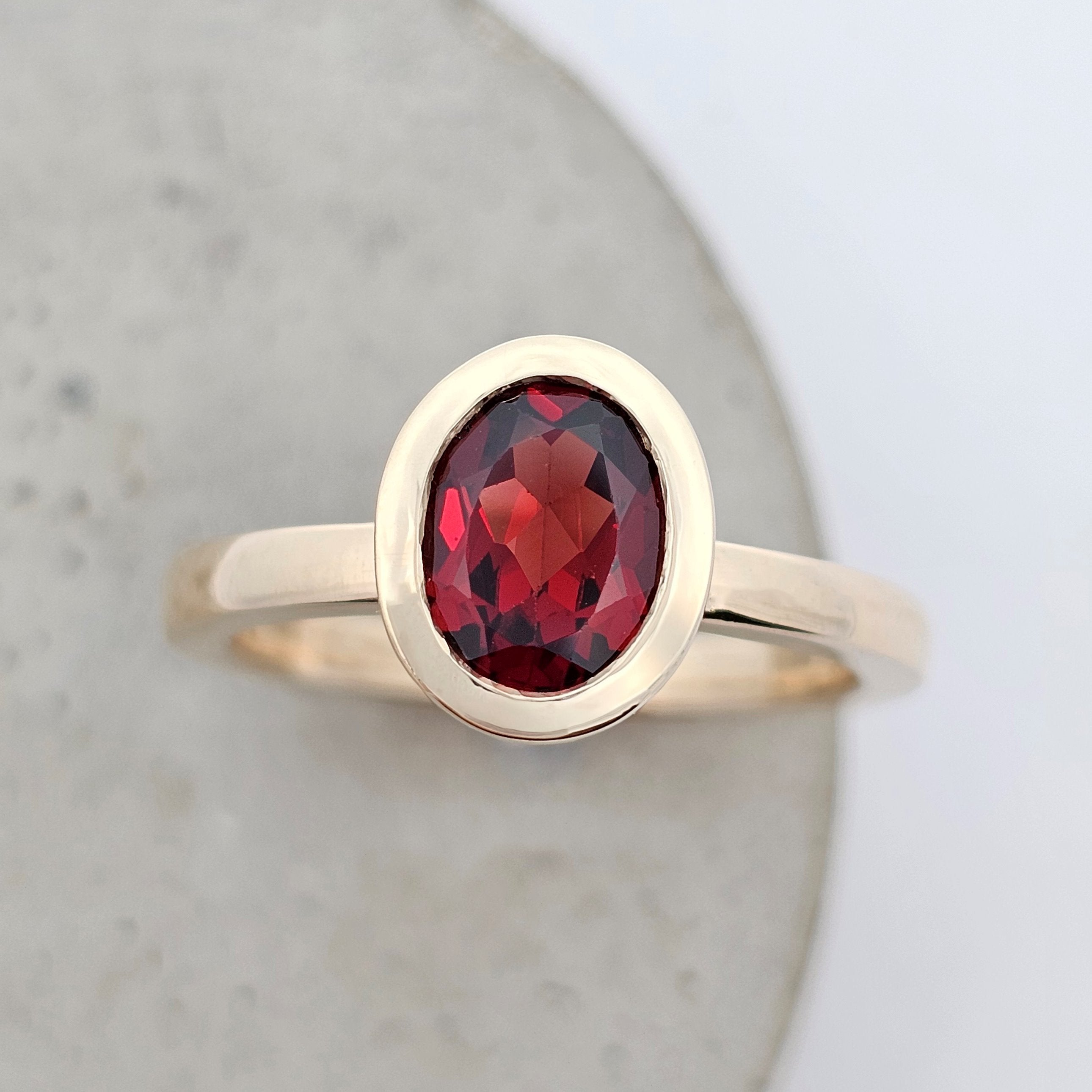 yellow gold queen of hearts garnet birthstone ring
