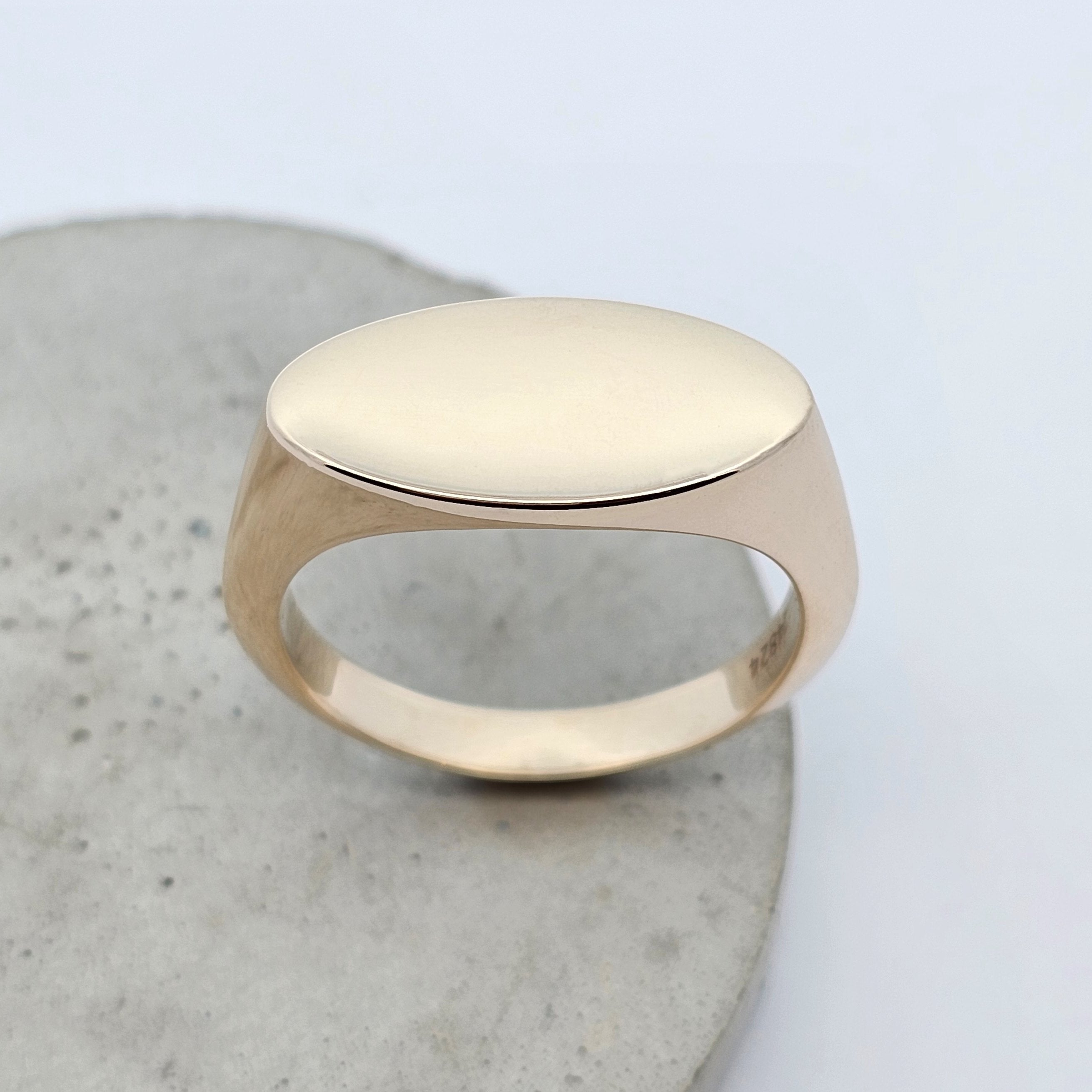 9ct yellow gold marquise men's signet ring