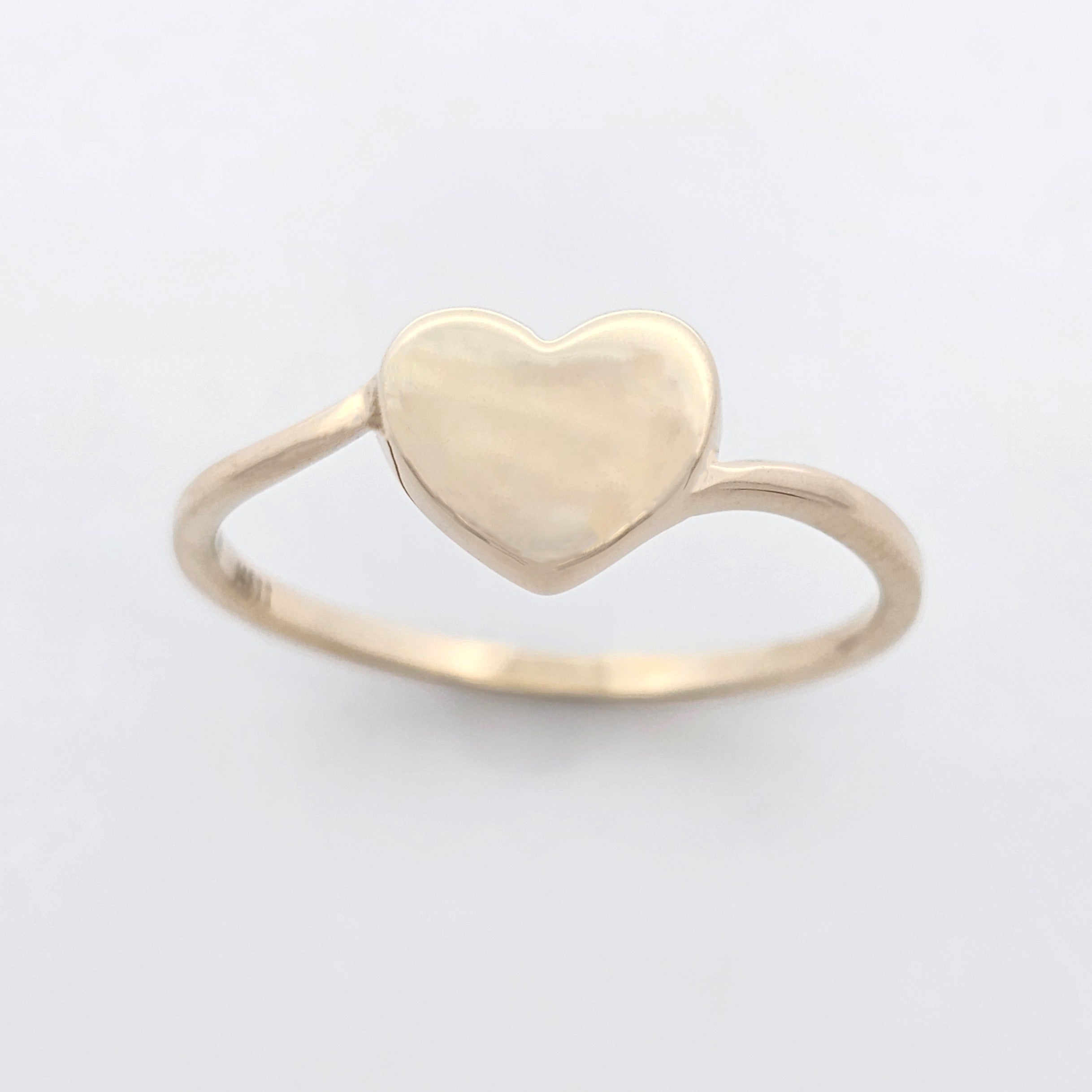 9ct yellow gold delicate heart ladies signet ring