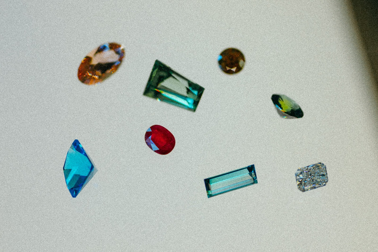 Coloured stone rings