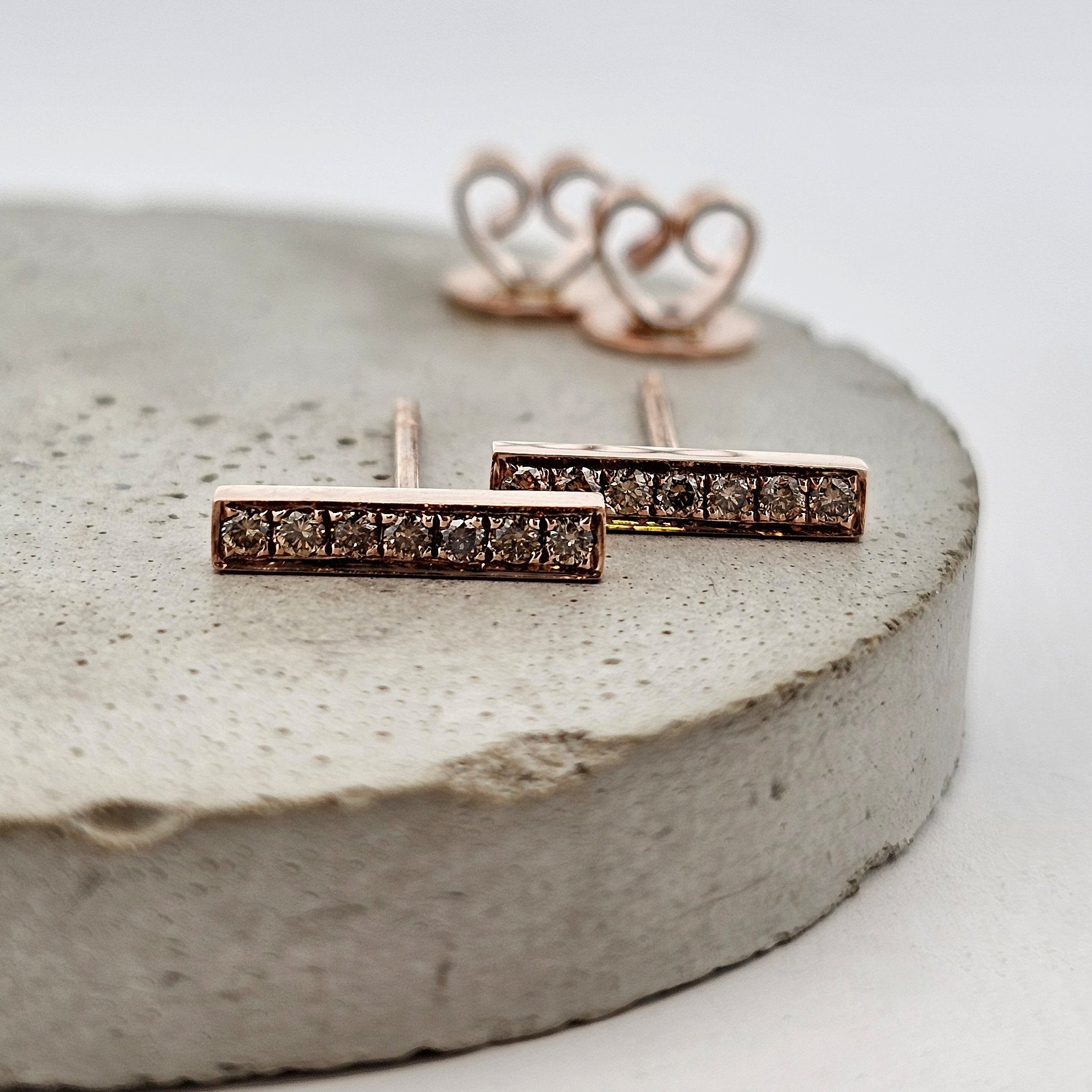 9ct rose gold bar stud earrings set with chocolate diamonds from argyle mine 