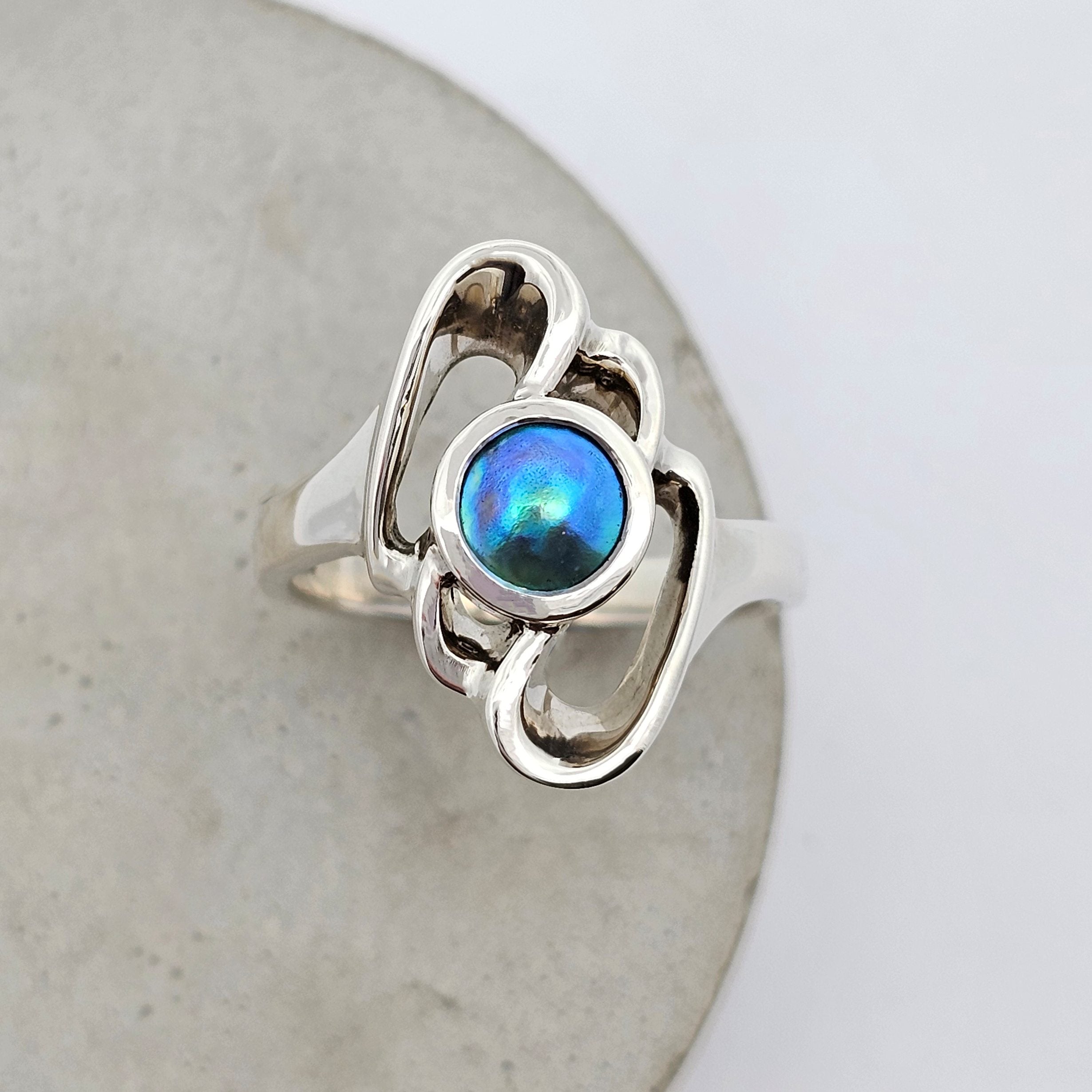 9ct white gold paua pearl dress ring