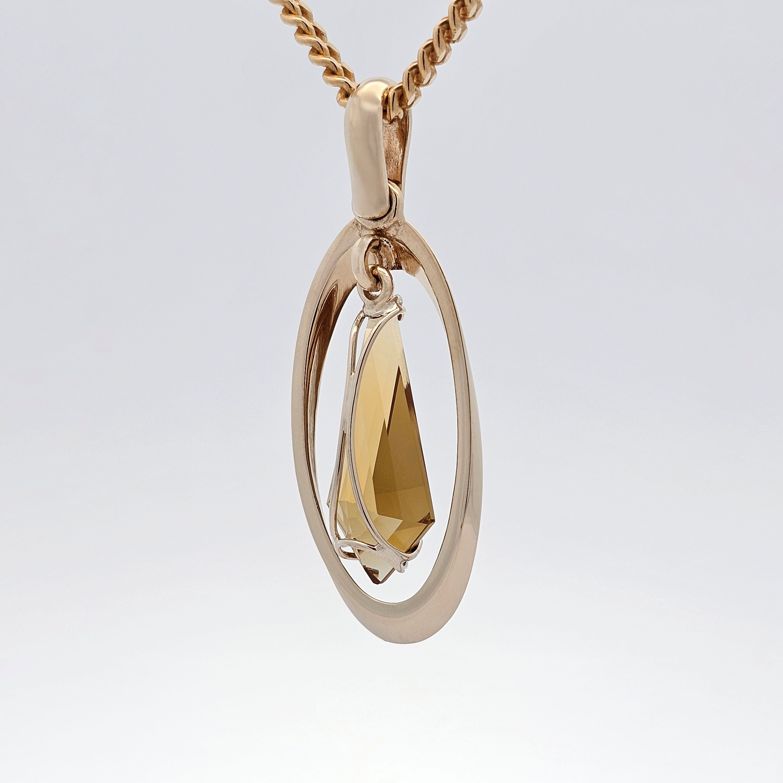 9ct yellow gold modern pendant with australian kite shape whisky quartz back view