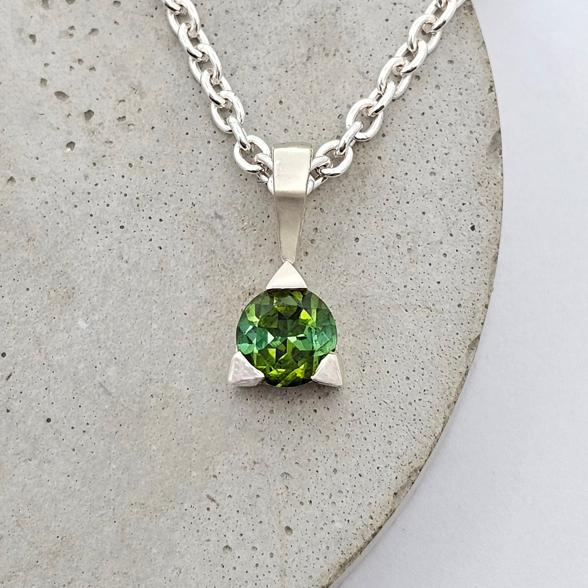 white gold claw-set green tourmaline pendant 